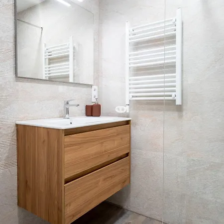 Apartamento Nuevo Con Parking Enfrente De La Universidad De Cantabria