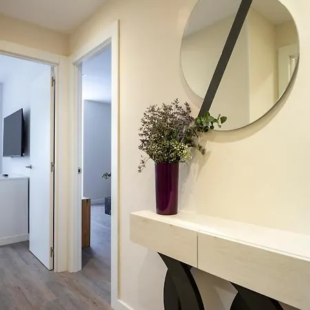 Apartamento Nuevo Con Parking Enfrente De La Universidad De Cantabria *