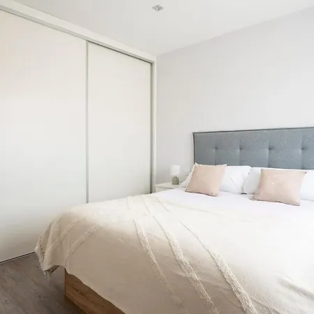 Apartamento Apartamento Nuevo Con Parking Enfrente De La Universidad De Cantabria *
