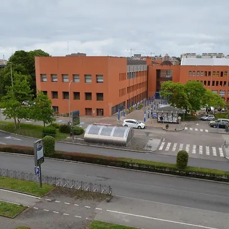 Apartamento Nuevo Con Parking Enfrente De La Universidad De Cantabria Apartamento *