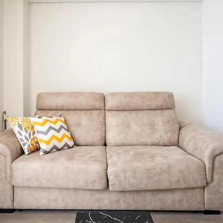 Apartamento Nuevo Con Parking Enfrente De La Universidad De Cantabria *