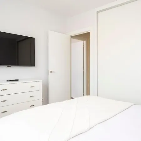 Apartamento Nuevo Con Parking Enfrente De La Universidad De Cantabria * Santander