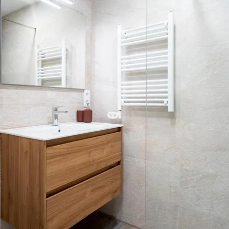 Apartamento Nuevo Con Parking Enfrente De La Universidad De Cantabria Santander